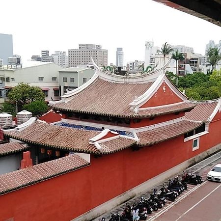 Temple Side Hostel Tainan Exterior photo